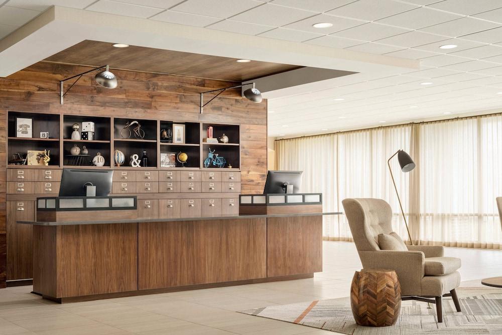 Four Points By Sheraton Брунсуик Екстериор снимка