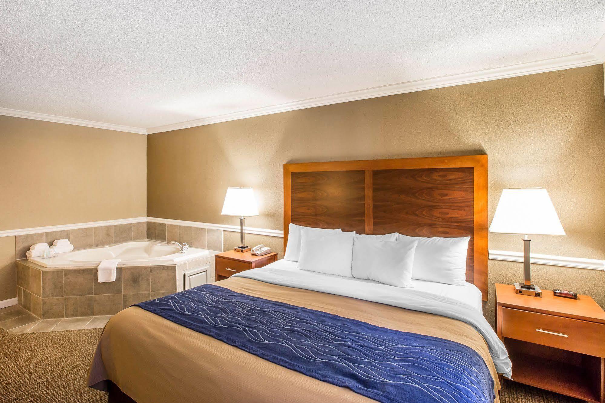 Four Points By Sheraton Брунсуик Екстериор снимка