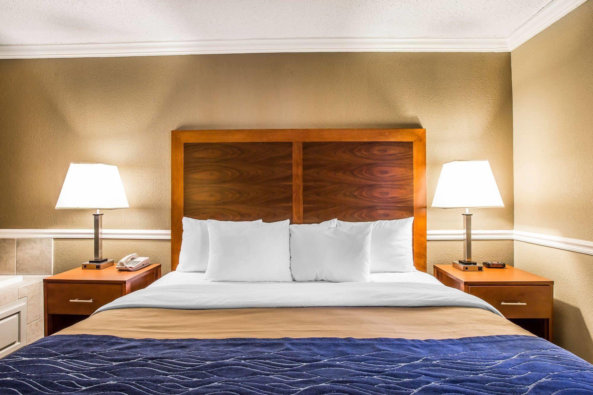 Four Points By Sheraton Брунсуик Екстериор снимка