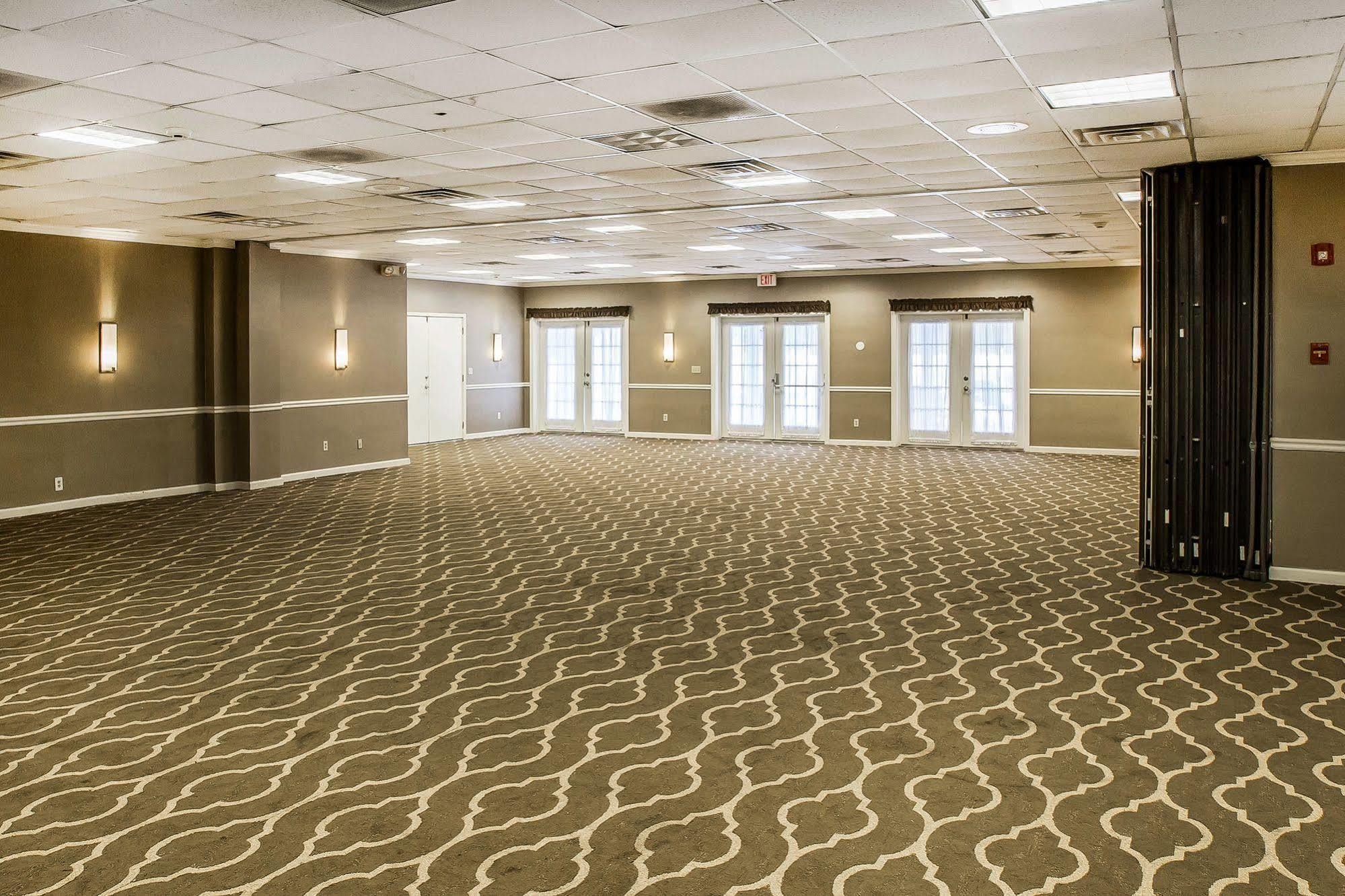 Four Points By Sheraton Брунсуик Екстериор снимка